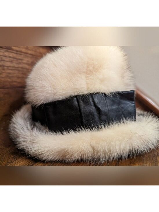 Vintage ultra rare atelier fur hat by  Designer Anita Pineault. main image 7